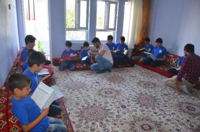 Çocuklar Yaz Dönemi Kur'an Kurslarına Yoğun İlgi Gösteriyor