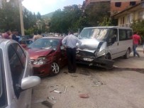 Denizli'de Zincirleme Kaza Açıklaması 2 Yaralı