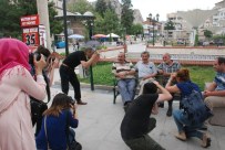 MUSTAFA KıLıÇ - Emekliler Önce Şaşırdı, Sonra Şaşırttı