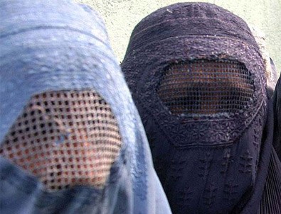 İsviçre'de artık burka resmen yasak