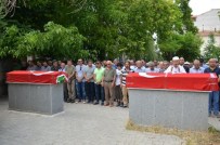 ERTUĞRUL ÇALIŞKAN - Kimyasal Maddeden Zehirlenen İki Kardeş Karaman'da Toprağa Verildi