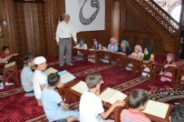 Niksar'da Camiler Çiçek Açtı