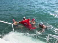 Sakız'dan Çeşme'ye Bayrak Yüzüşü