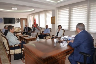 Vali, CHP Heyetini Kabul Etti