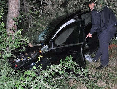 Kastamonu'da 2 araç aynı noktadan peş peşe tarlaya uçtu
