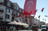 ALTıNDAĞ BELEDIYESI - Van Şehidi Eyüp Öksüz'ün Ankara'daki Baba Ocağına Ateş Düştü