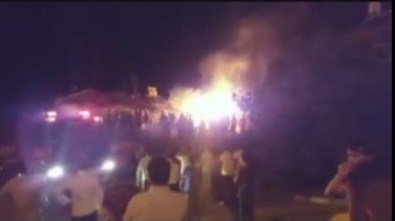 Asker Eğlencesinde Atılan Havai Fişekler Samanlığı Kül Etti