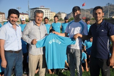 BESYO'ya Hazırlanan Öğrencilere Malzeme Desteği