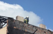 BAHÇECIK - İki Evin Çatısında Korkutan Yangın