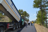 YEŞILKÖY - Kaş'ın Mahallelerine Sıcak Asfalt