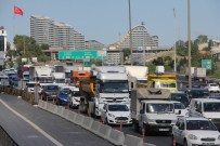 TEM'de 5 araç birbirine girdi, İstanbul trafiği felç oldu