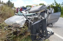 BETON MİKSERİ - Beton Mikseri İle Otomobil Çarpıştı Açıklaması 2 Yaralı