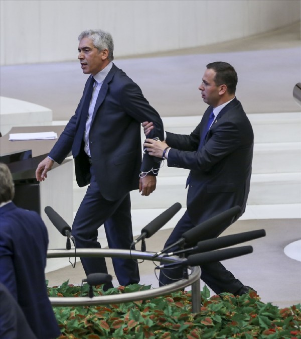 TBMM Genel Kurulu'nda gerginlik