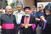 İSTANBUL MÜFTÜSÜ - Azınlık Cemaatleri Kilisede Mülteci Sergisi Açtı