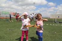 AHMET YAZıCı - Büyükçekmece'nin Minik Okçuları Hedefi 12'Den Vuruyor