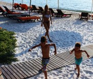 KLEOPATRA - Çağla Şıkel Çocuklarıyla Bodrum'da Tatil Yapıyor