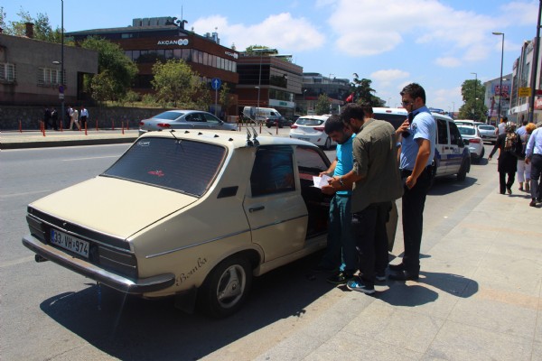 Üsküdar'da şüpheli araç