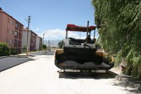 KALDIRIM ÇALIŞMASI - Ara Sokaklarda Asfalt Kaplama Çalışmaları Devam Ediyor