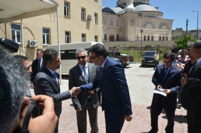 Bakan Yardımcısı Erdem Yüksekova'da