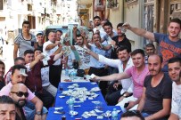 Kendilerine Verilen Sahte Dolarları Sokak Ortasında Yaktılar