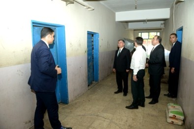 Bakan Yılmaz, Sur'daki Okulları İnceledi