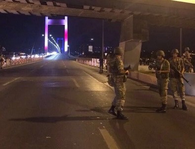 Boğaziçi ve FSM köprüleri tek yönlü kapatıldı