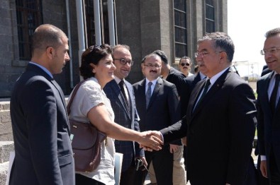 Milli Eğitim Bakanı Yılmaz Diyarbakır'da