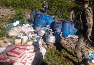 PKK'ya Ait İki Sığınak Ve Çok Sayıda Malzeme Ele Geçirildi