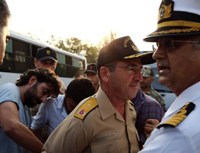 Darbe girişiminde bulunan askerlere gözaltı