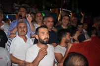 ALİ AYDINLIOĞLU - Edremit'te Binlerce Kişi Sokaklara İndi