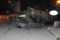 Kars'ta Vatandaşlardan Tanklara Tepki