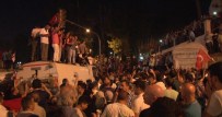 Vatandaşlar Cumhurbaşkanı Erdoğan'ın Konutuna Akın Etti