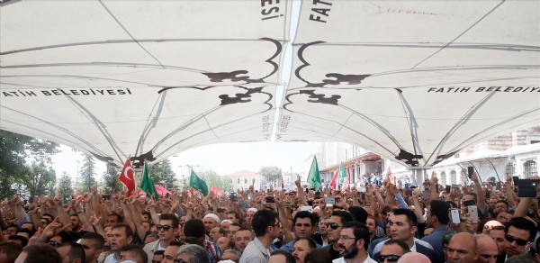 Demokrasi şehitlerine son veda