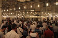 ÜMMET - AK Parti İstanbul İl Teşkilatı'ndan 'Şükür Namazı'