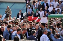 KARACAAHMET MEZARLIĞI - Cumhurbaşkanı Erdoğan Reklamcı Erol Olçak'ın Cenazesinde Gözyaşlarına Boğuldu