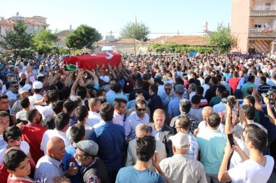 Darbe Girişiminde Şehit Olan Muhammed Yalçın, Karaman'da Toprağa Verildi