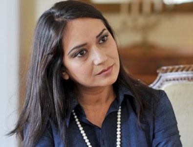 Amberin Zaman'dan darbe düzmece tweetlerine tepki