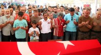 HÜSEYİN AVNİ KARSLIOĞLU - Ankara'da Şehit Olan Özel Harekat Polisi Gözyaşlarıyla Uğurlandı