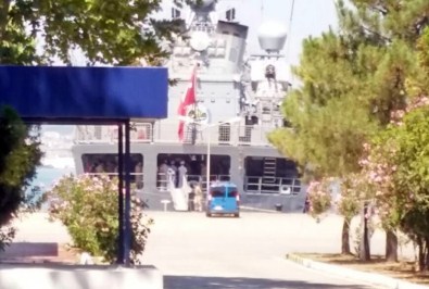 Donanma Komutanının Rehin Tutulduğu Gemiye Operasyon