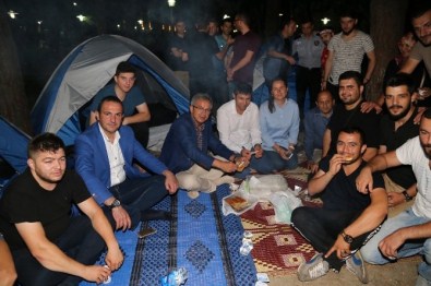 Gebzeliler Meydanda Milli İradeye Sahip Çıkıyor