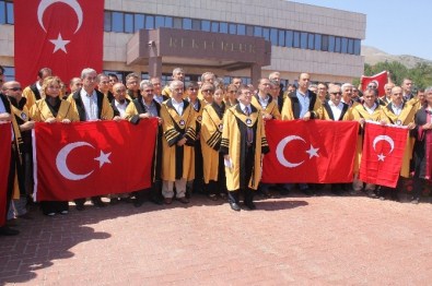 İnönü Üniversitesi Akademisyenleri Darbe Girişimini Kınadı