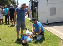 YOLCU MİNİBÜSÜ - Manavgat'ta Otomobille Yolcu Minibüsü Çarpıştı Açıklaması 5 Yaralı