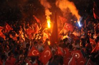 Muş'ta Binlerce Vatandaş Demokrasi Nöbetinde