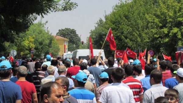 Etimesgut'taki Zırhlı Birlikler'in kapıları tutuldu