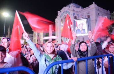 Aksaray Yöneticileriyle Demokrasi Nöbetini Sürdürüyor