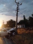 KOZANLı - Kulu'da Otomobil Elektrik Direğine Çarptı Açıklaması 1 Yaralı