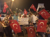 Şanliurfa'nin Demokrasi Nöbetinde Gençler Dikkat Çekiyor