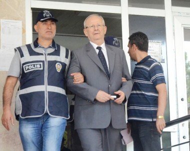 Tutuklanan Orgeneral Huduti, darbeci olmadığını savundu