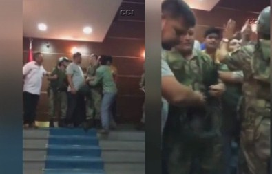 Valiliği Basan Askerleri Vatandaş Engelledi