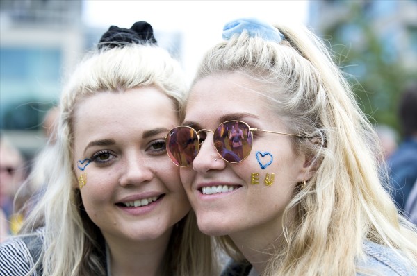 Londra'da AB yanlılarından referandum sonucuna protesto